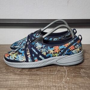 Bzees Niche Women's Slip-On Casual Comfort Shoes Size 8 Wide Floral